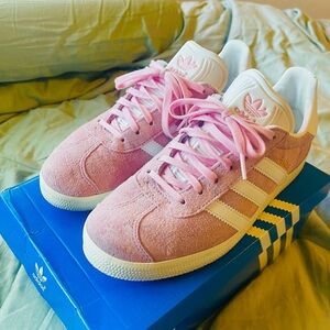 Adidas Gazelle size 8